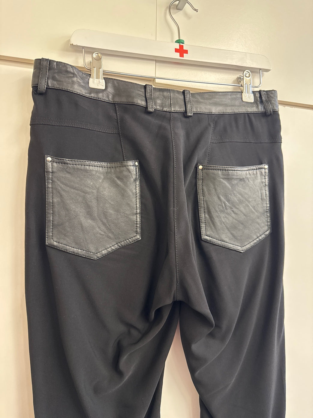 Sorte bukser str. 38