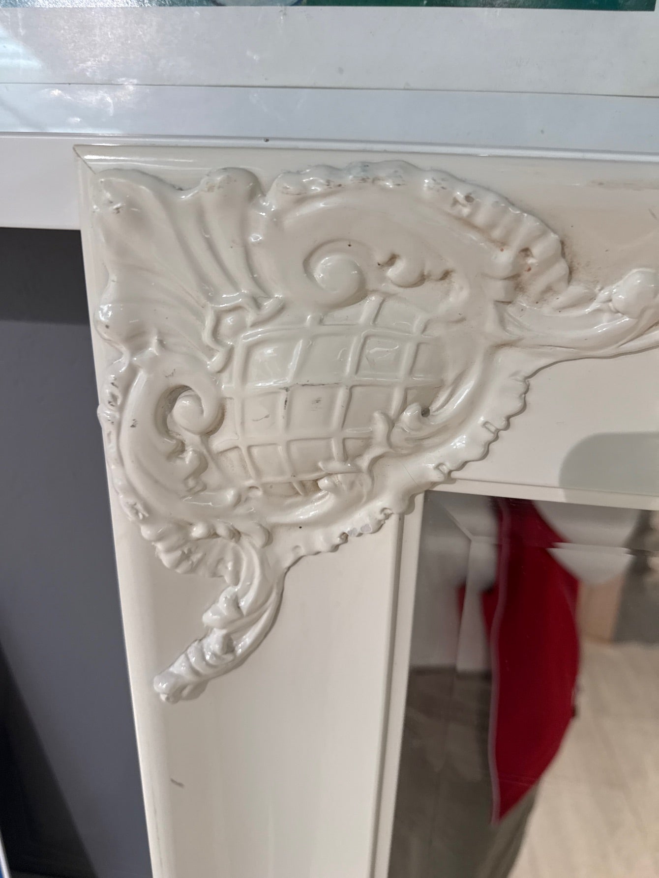 Spejl i hvid ramme m. Detaljer