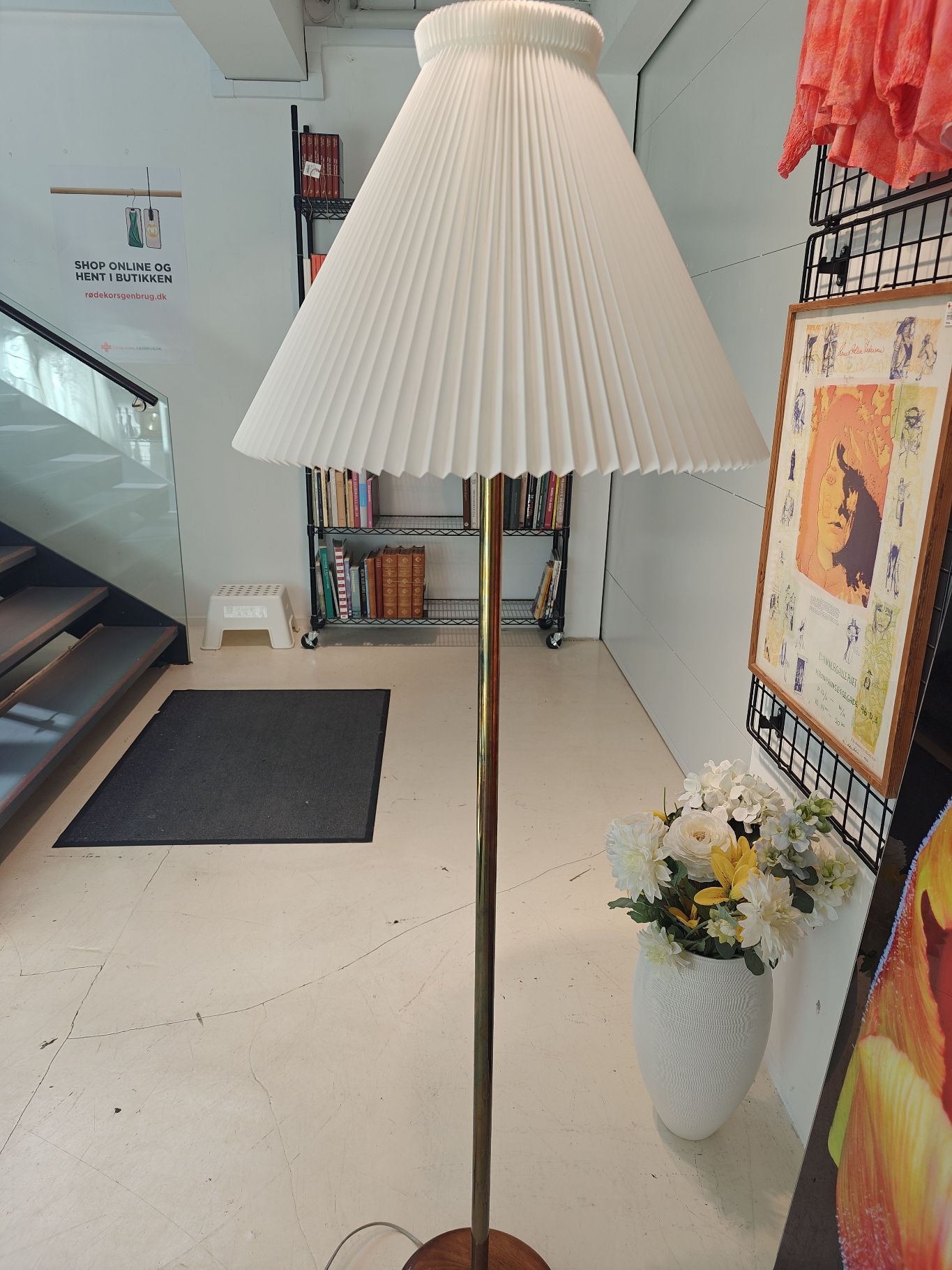 Standerlampe med Le Klint skærm
