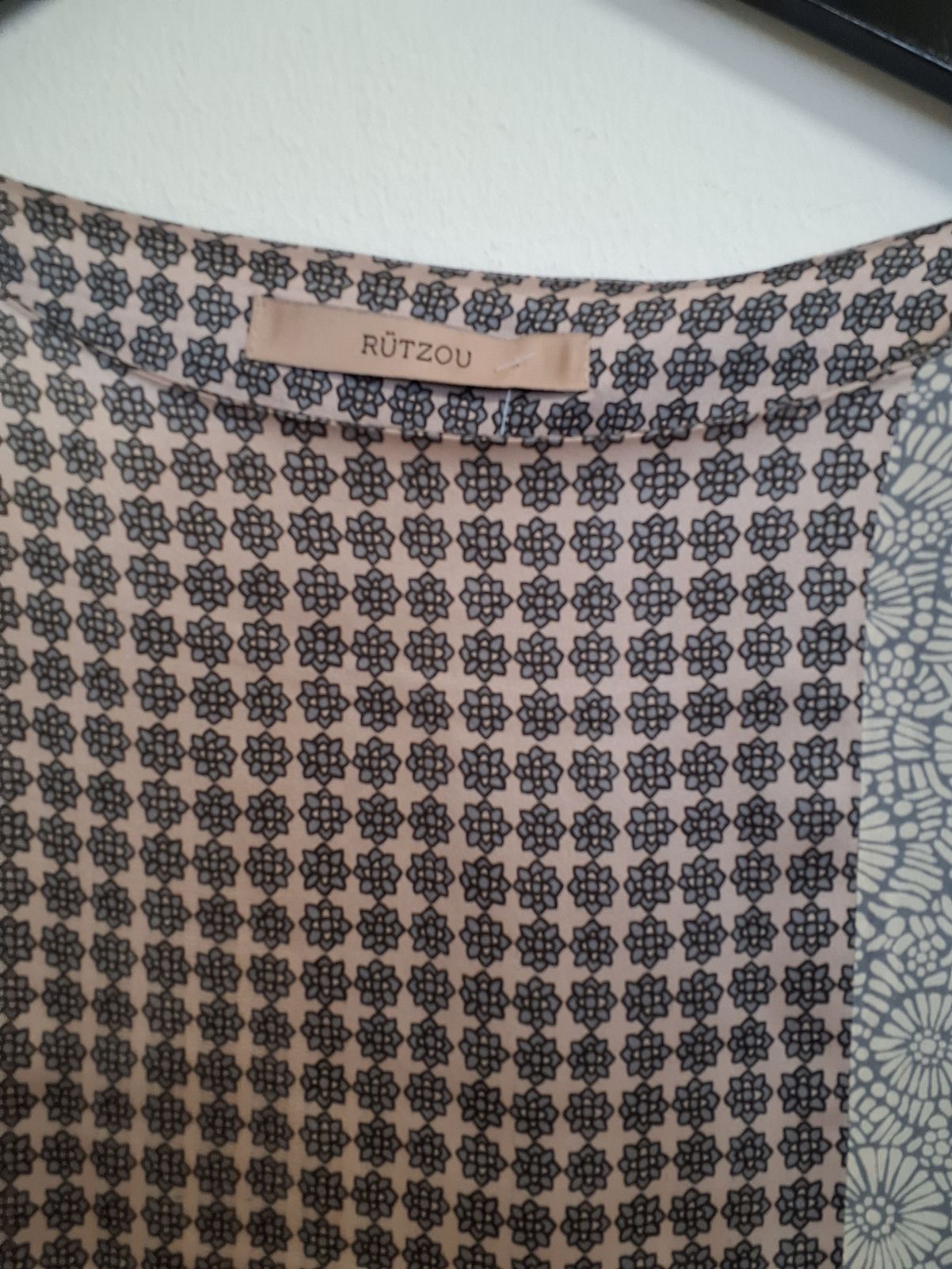 Rutzoü Bluse