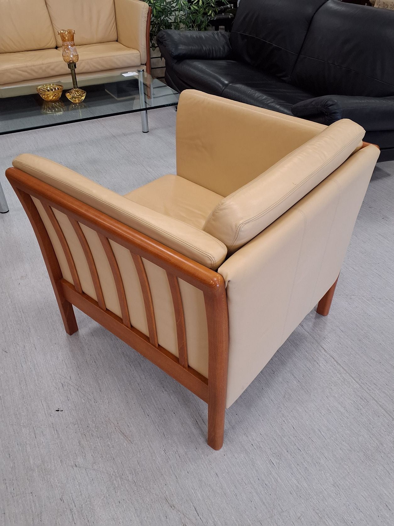 Beige lænestol læder