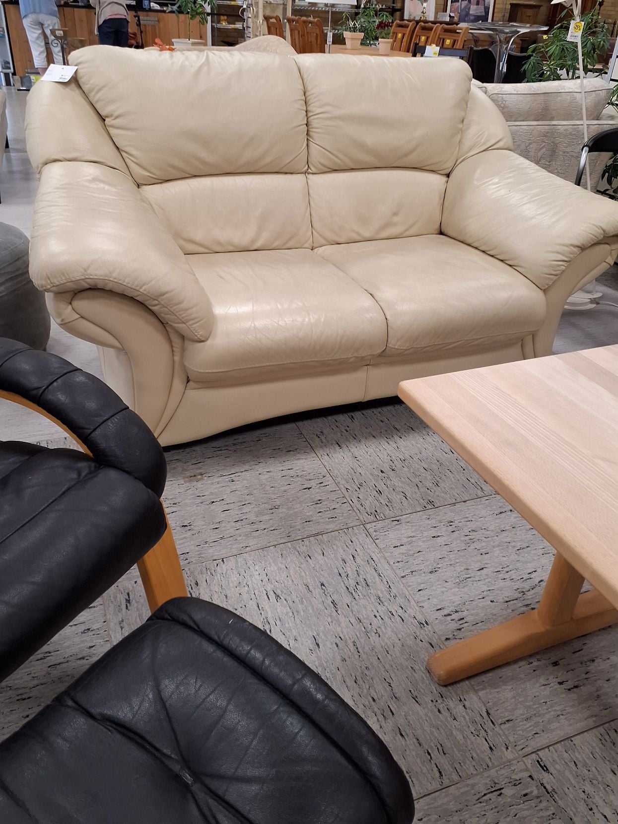 Flot gul hvid sofa