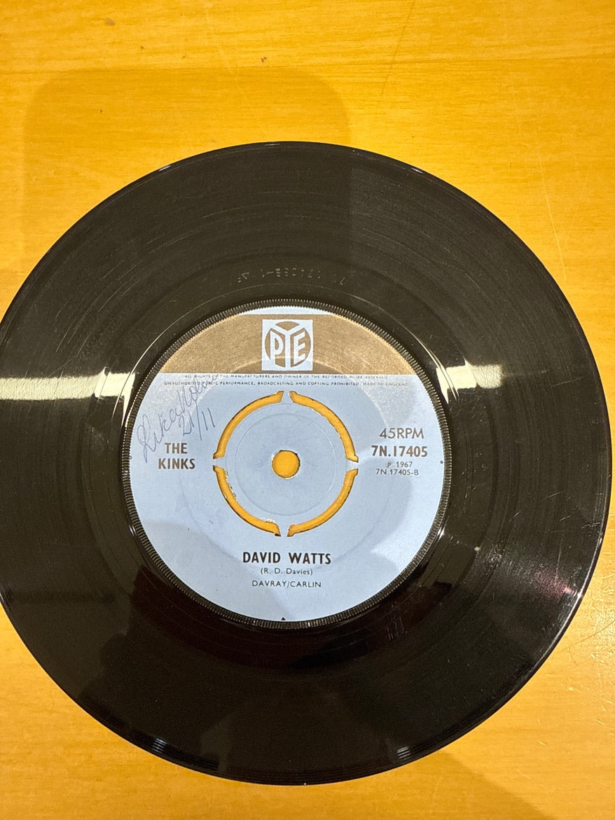 LP - Single - Kinks, Autumn Almanac" og "David Watts