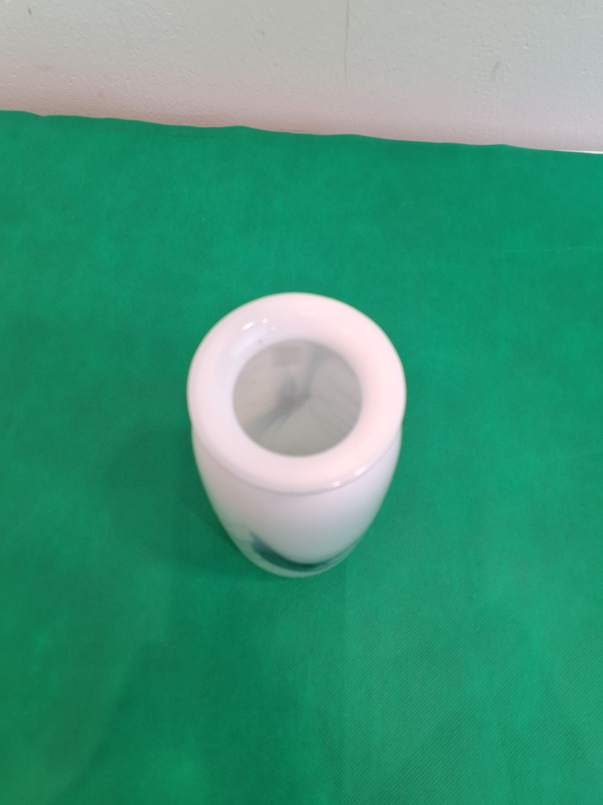 Atlantis vase