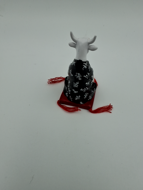 Meditating cow, COWPARADE, mini