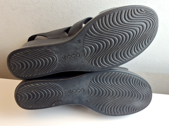 Ecco Sandal