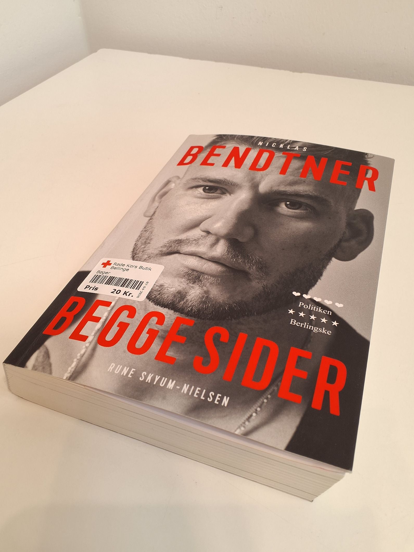 Nicklas Bendtner: Begge sider