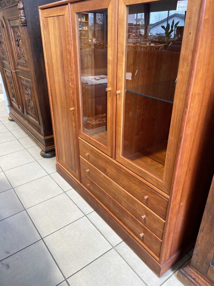 Skab, vitrine og skuffer