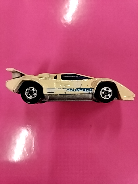 Hot Wheels Lamborghini Countach LP 5000 QV legetøjsbil.
