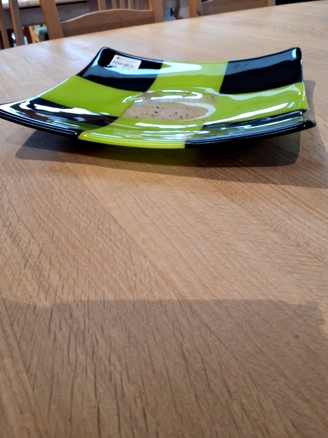 Glasskål med sort/grøn felter