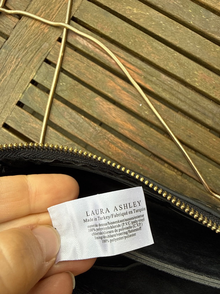 Laura Ashley Taske