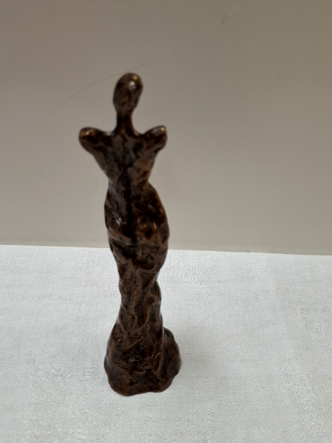 Bronzefigur