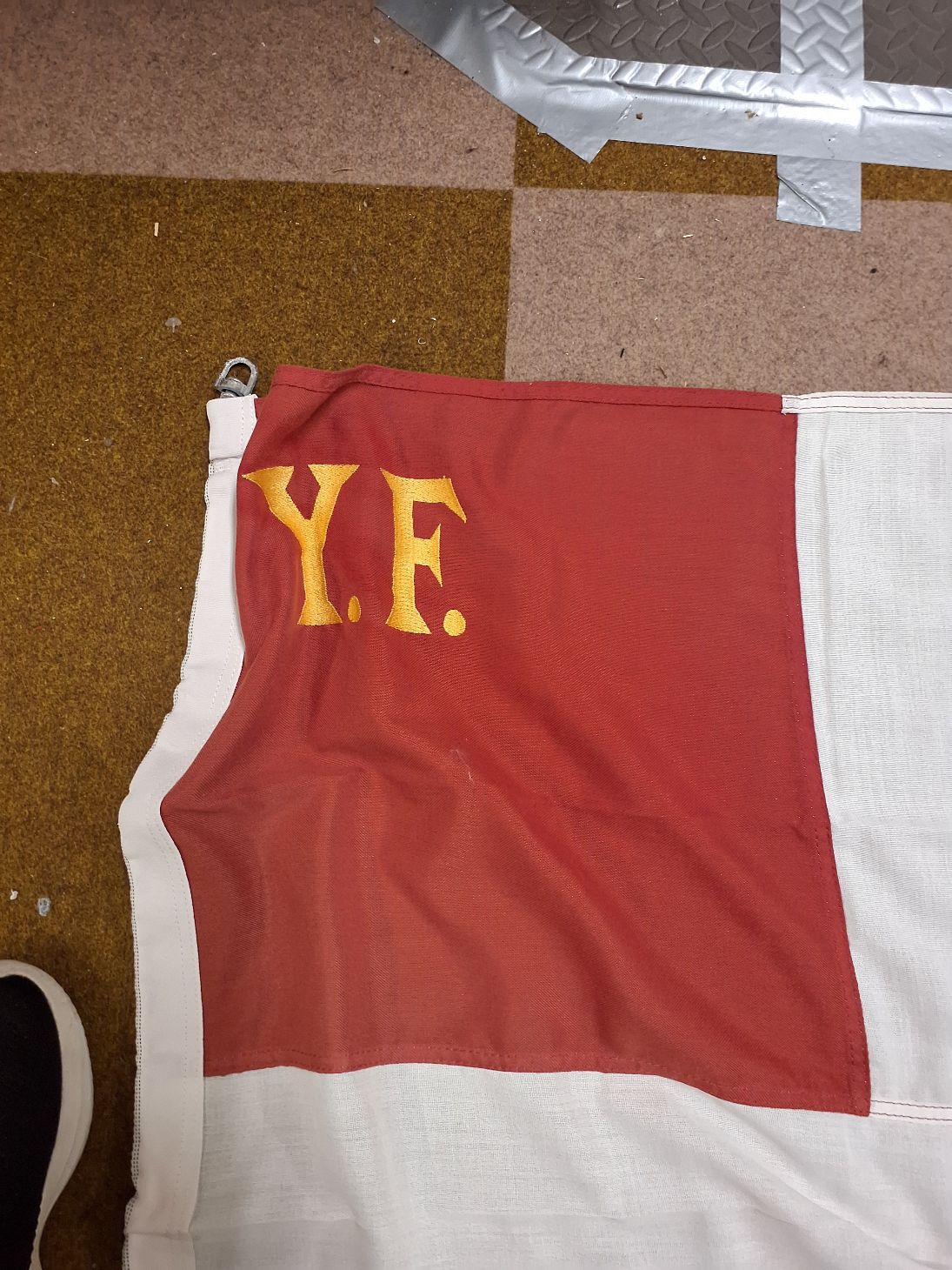 Flag til yackt med YK