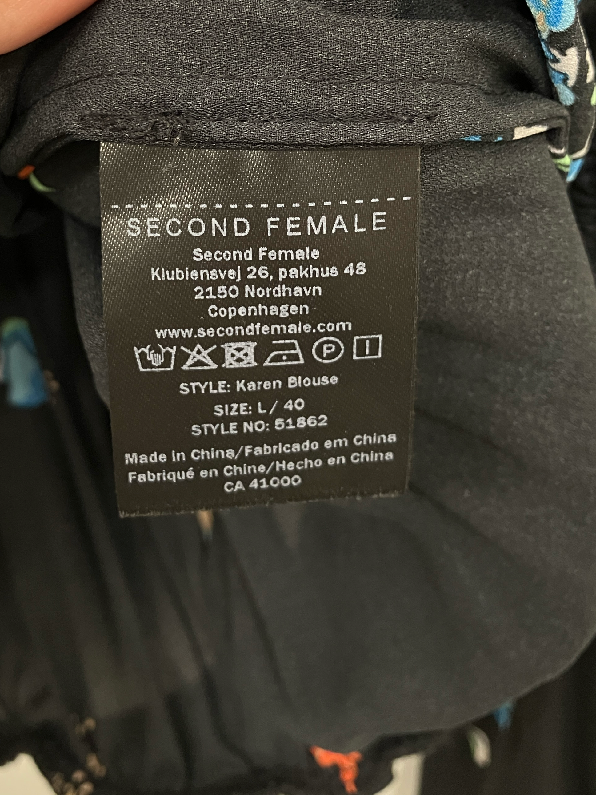 Second Female Bluse