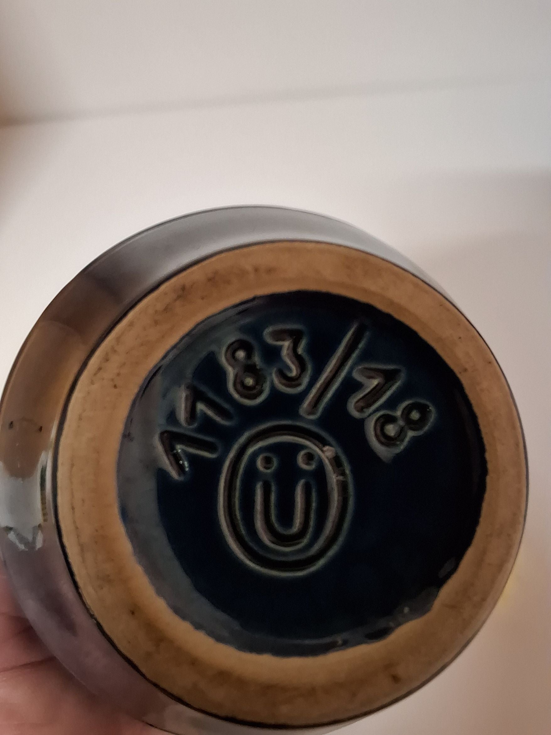Blå tysk keramik-vase