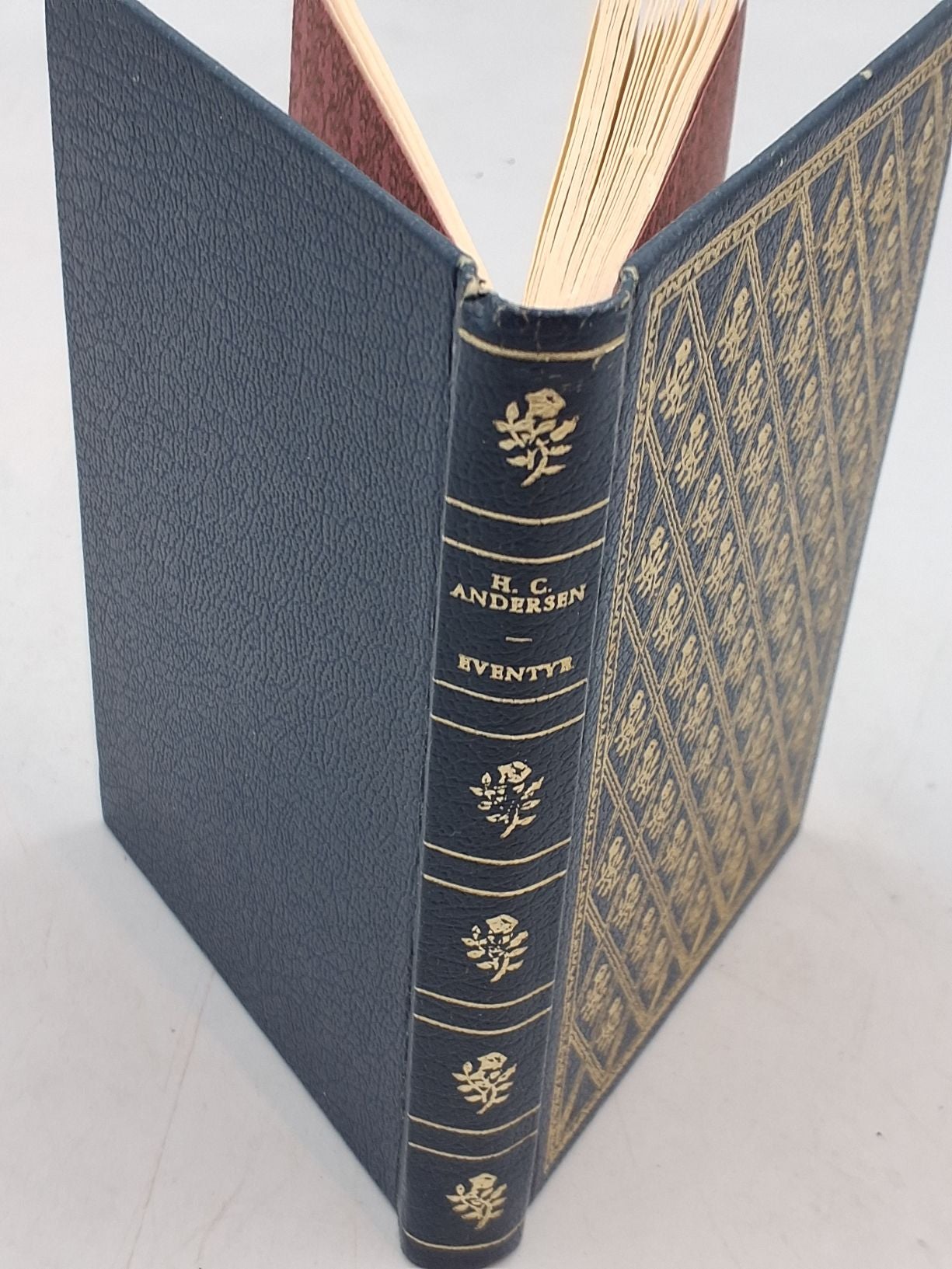 H C Andersen eventyrbog