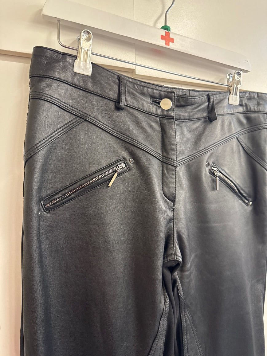 Sorte bukser str. 38