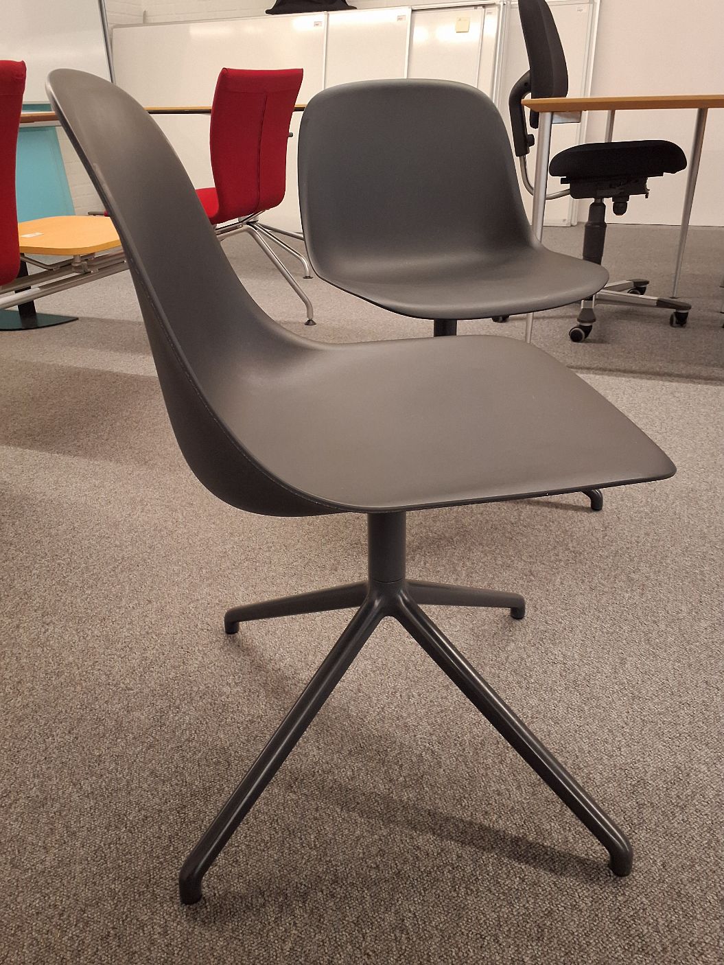 Loungestol MUUTO Swivel sort - 6506