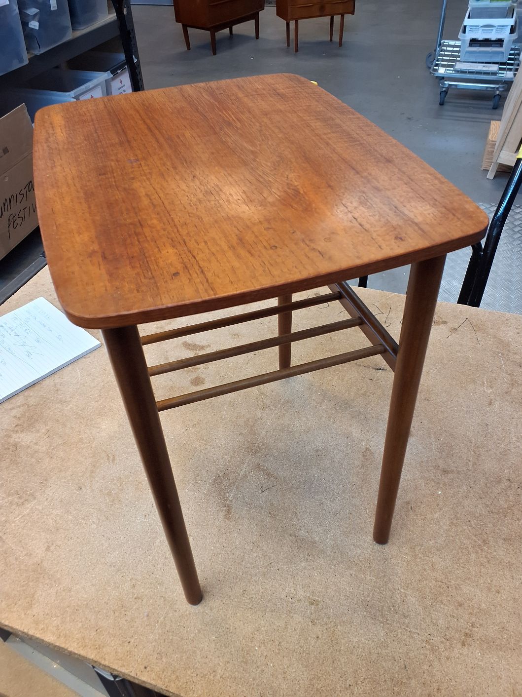 Retro teak sidebord