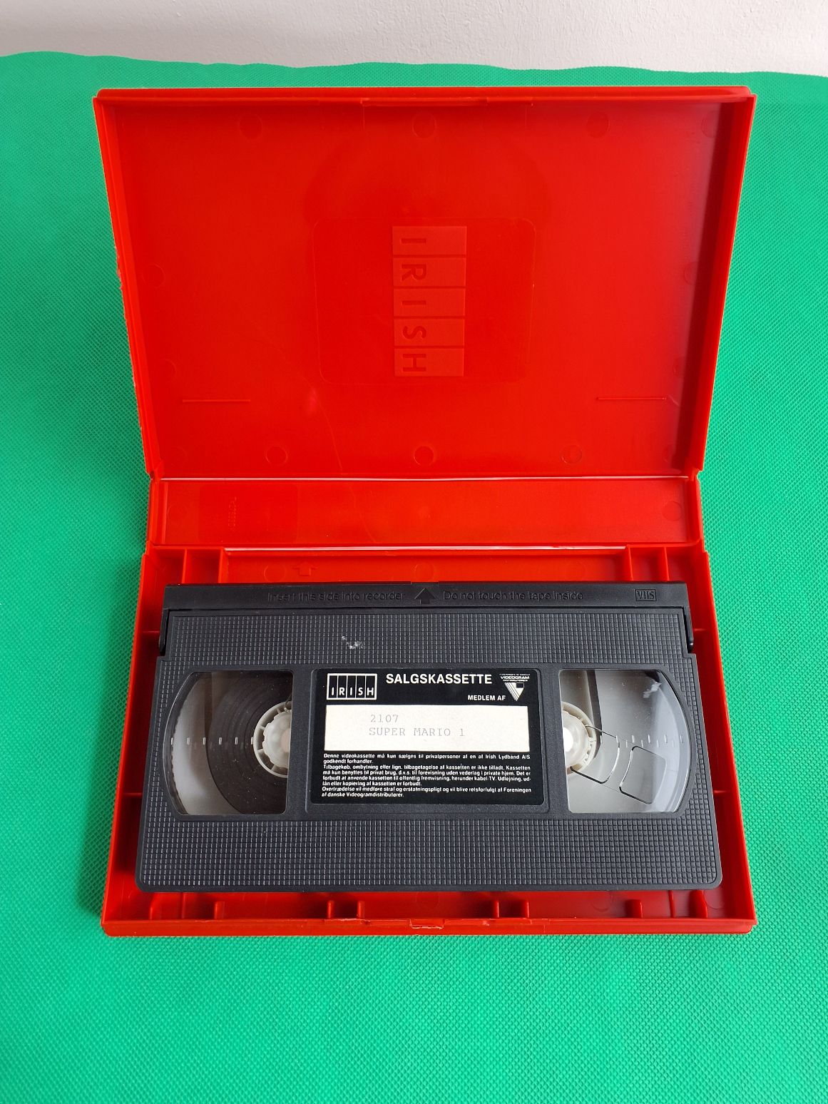 VHS. Super Mario Bros
