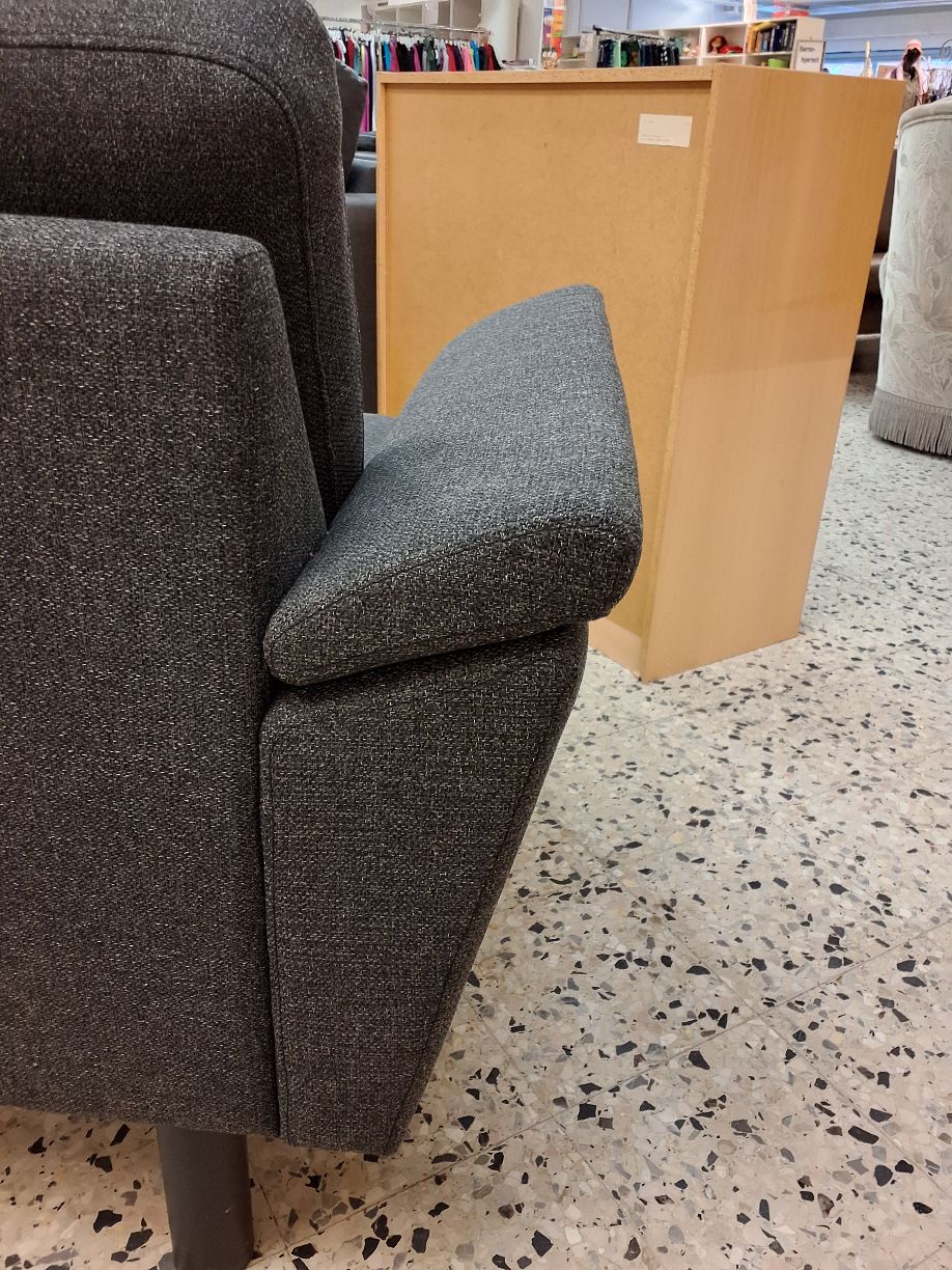 2 personers sofa grå