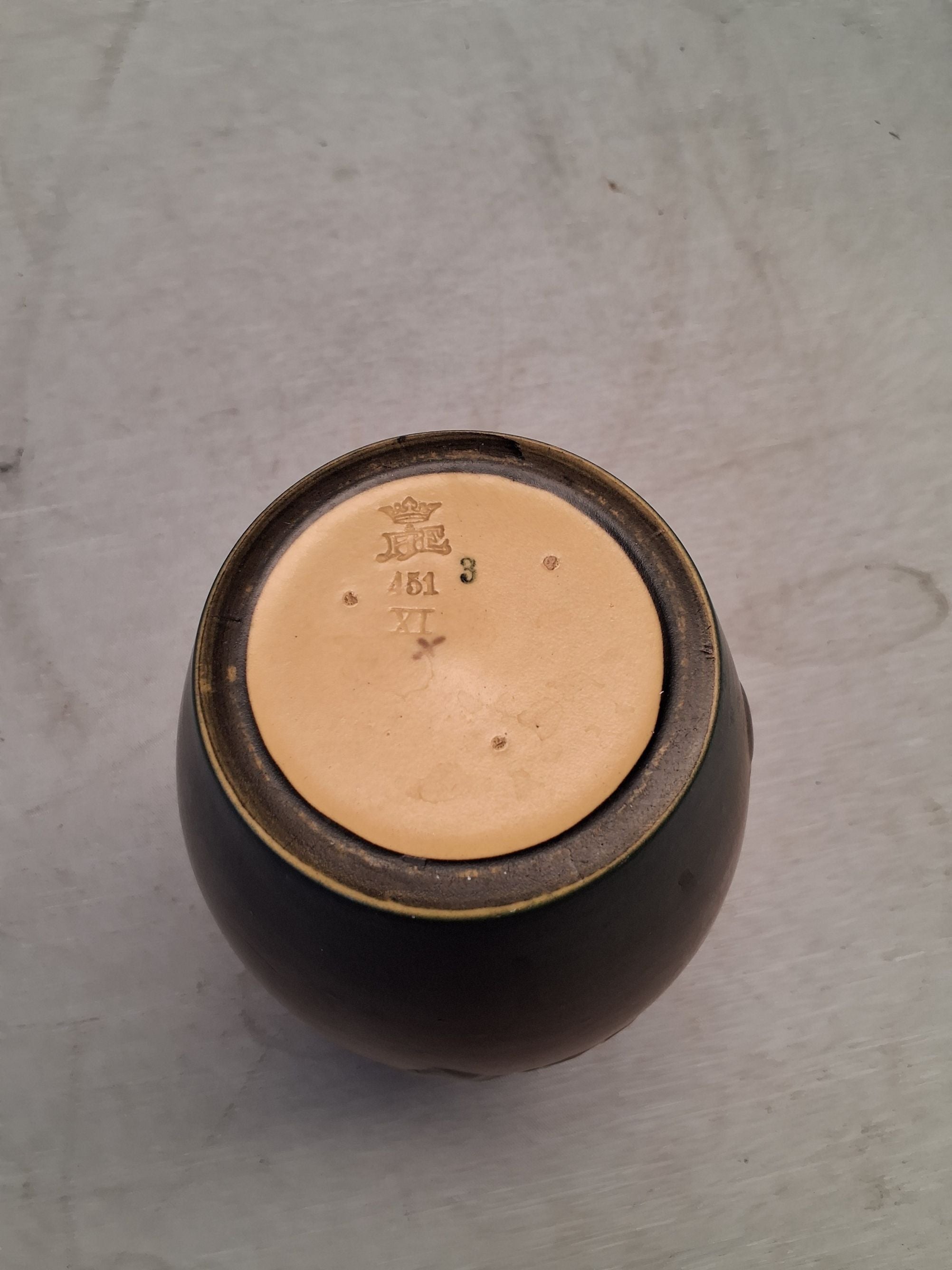 JP Ipsens Enke vase