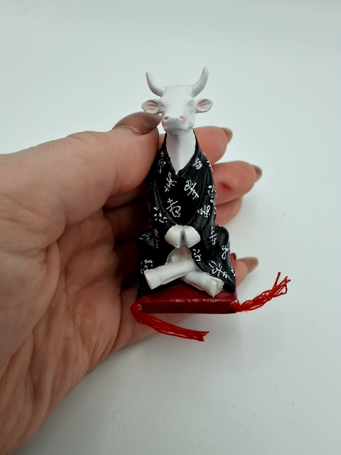 Meditating cow, COWPARADE, mini
