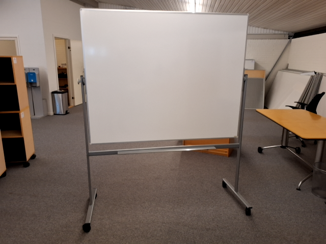 WhiteBoard på hjul - 8010