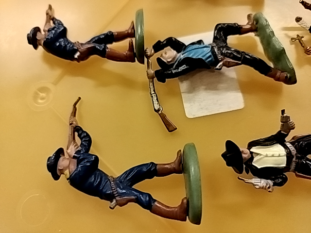 Lot: Britainsfigurer i metal og plastik