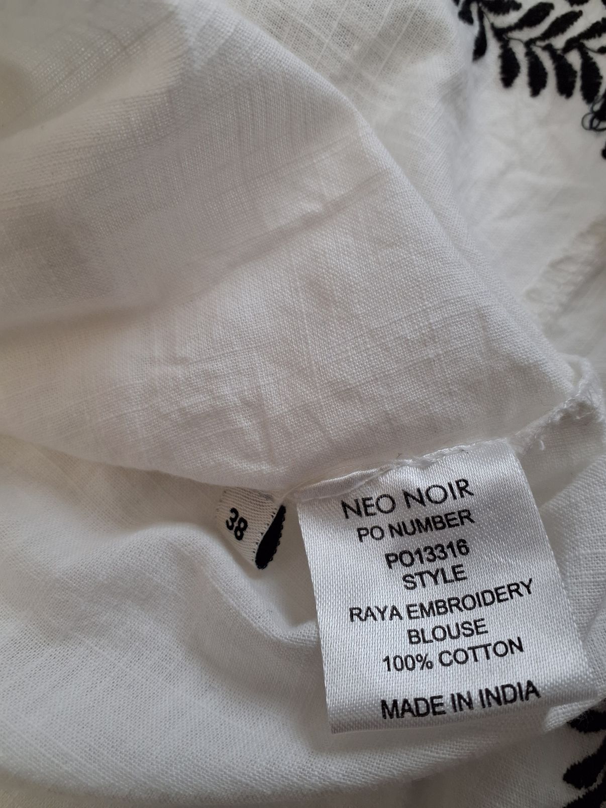 Neo Noir Bluse