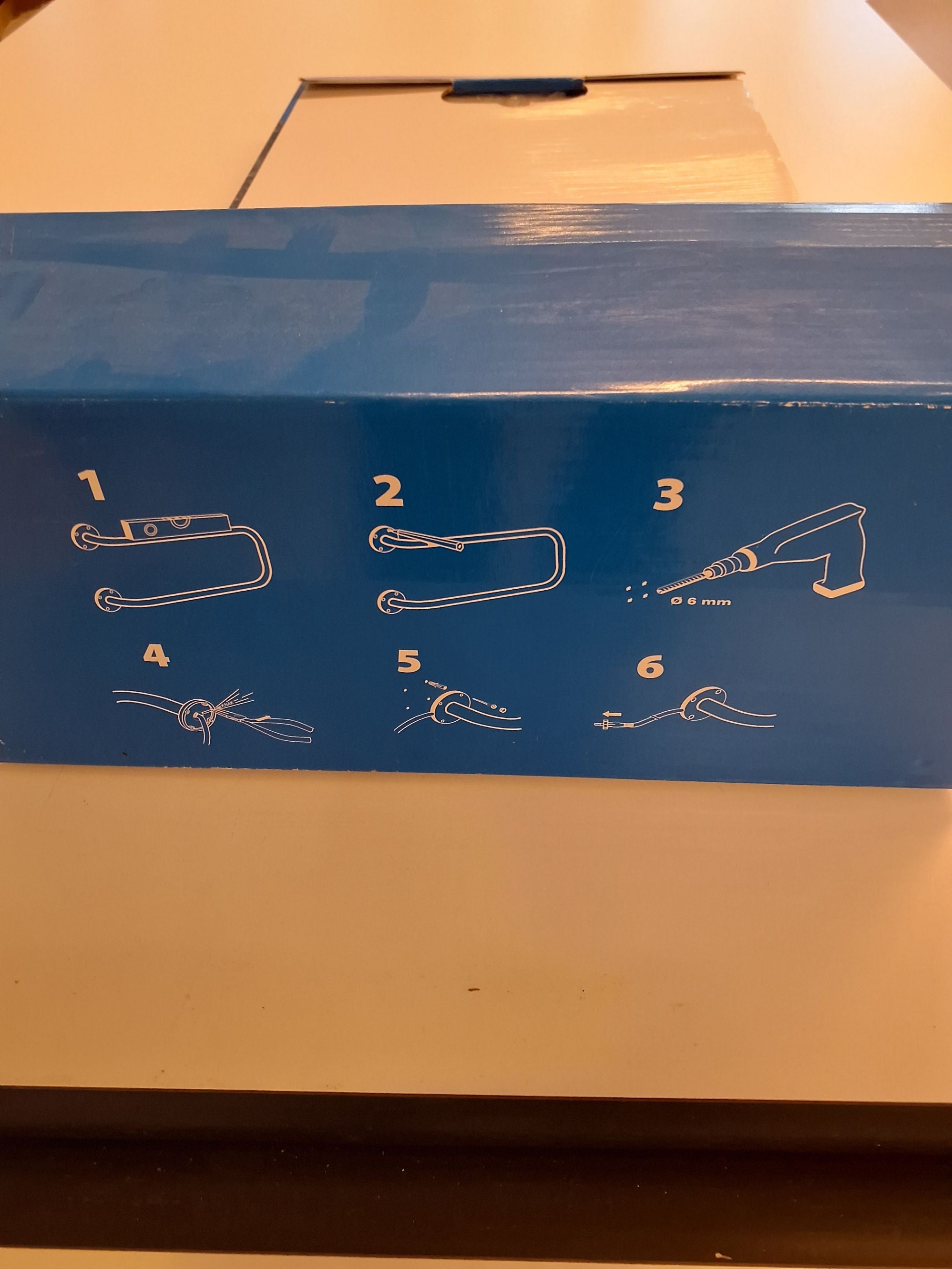 Elektrisk håndklædetærre. H20