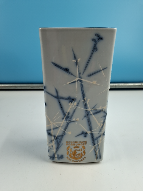 RC vase