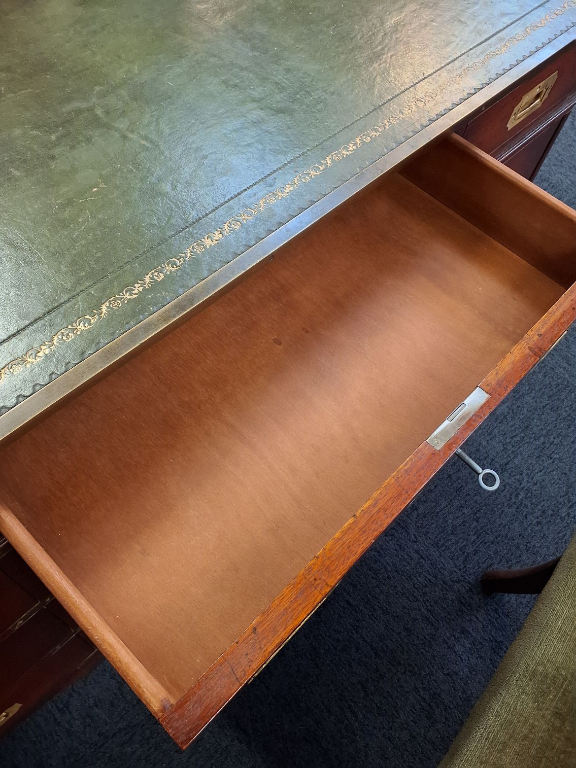 Mahongisk skrivebord