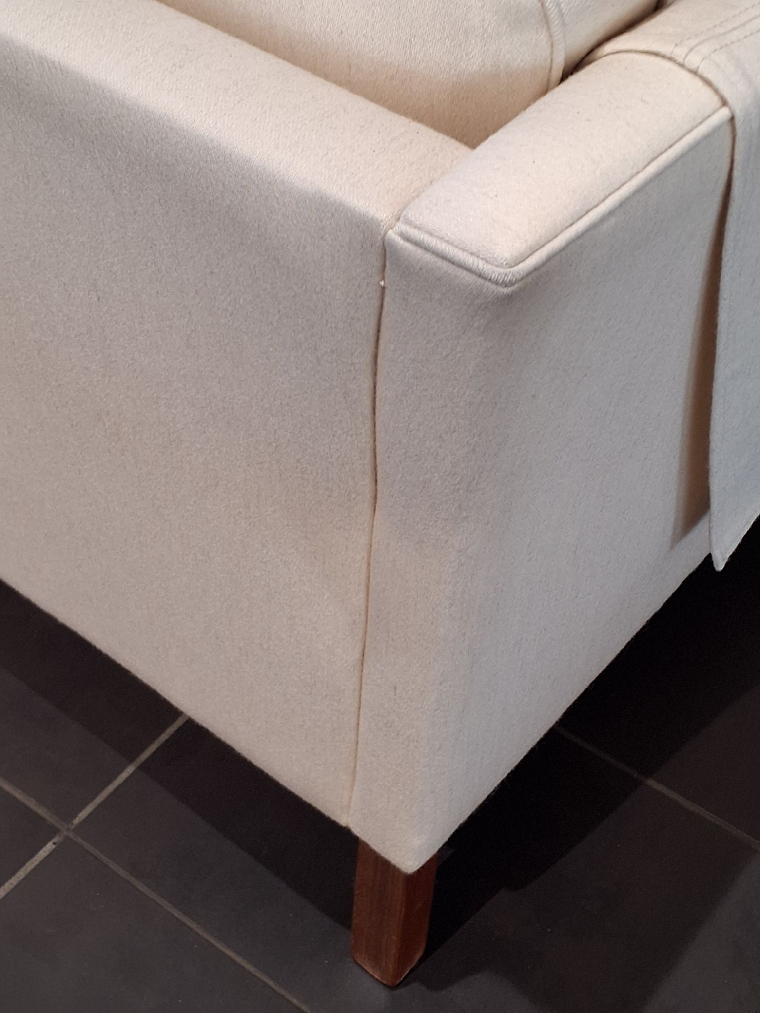 3 per sofa