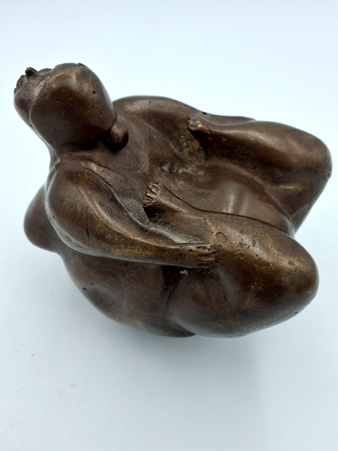 Kvinde I yoga stilling, bronze