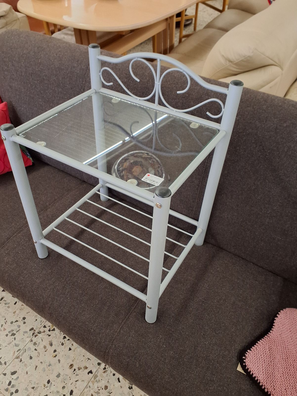 Bord af metal og glas