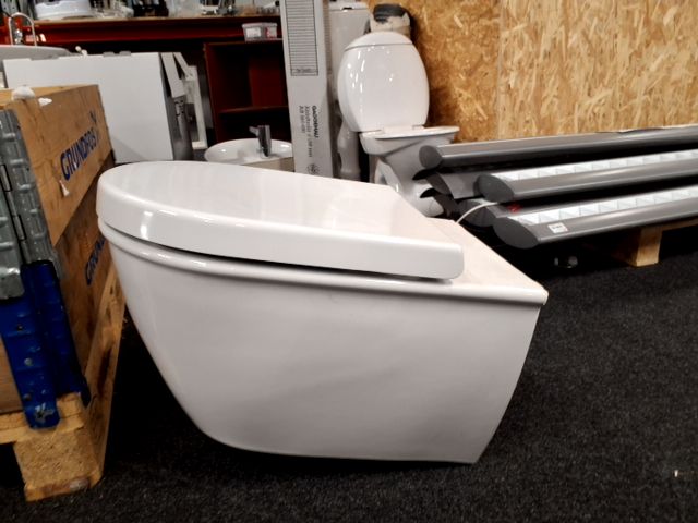 Væghængt toilet