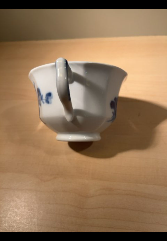 Royal Copenhagen, Blå Blomst Kantet.