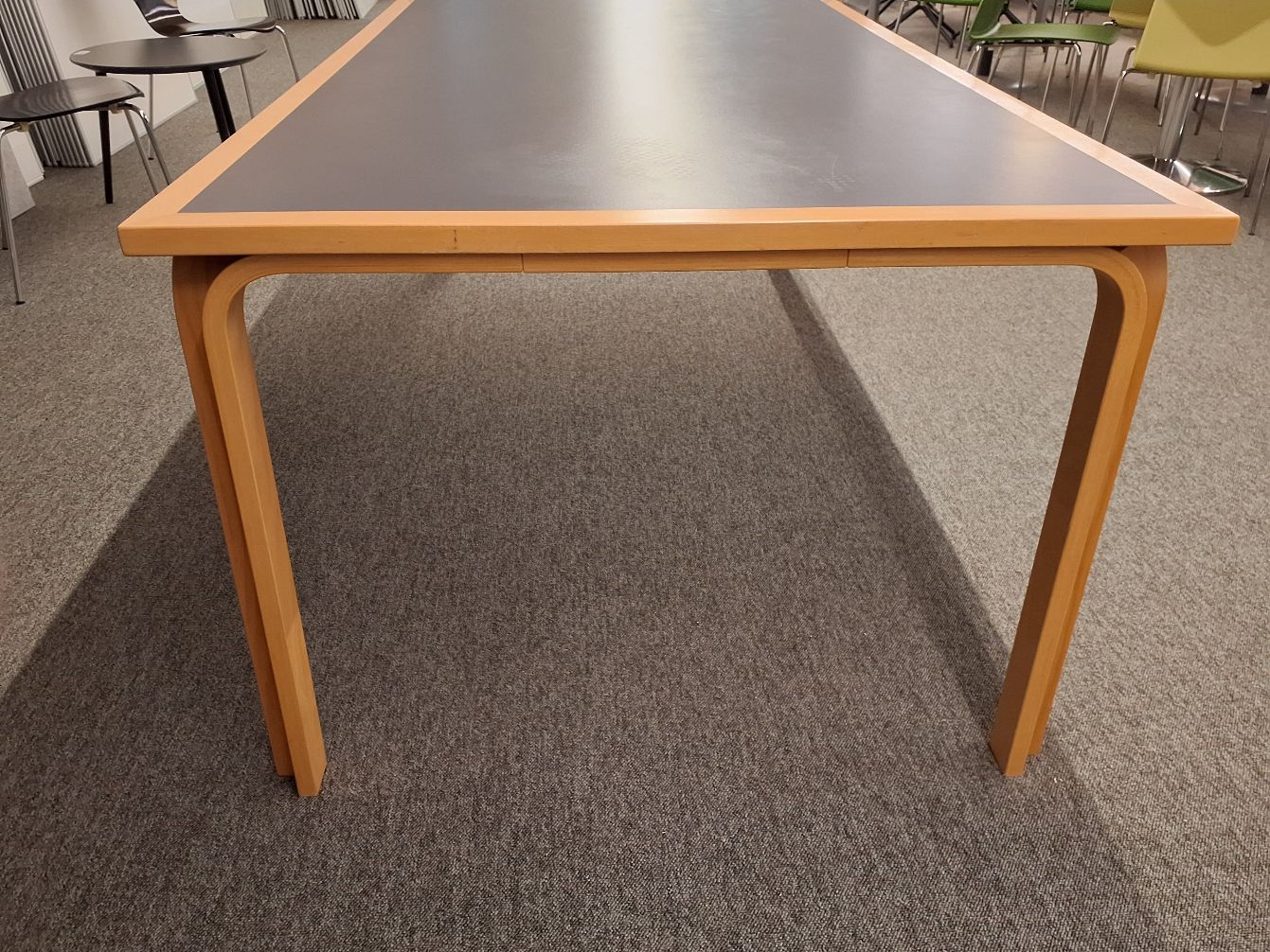 Møde/spisebord Magnus Olesen - 7118