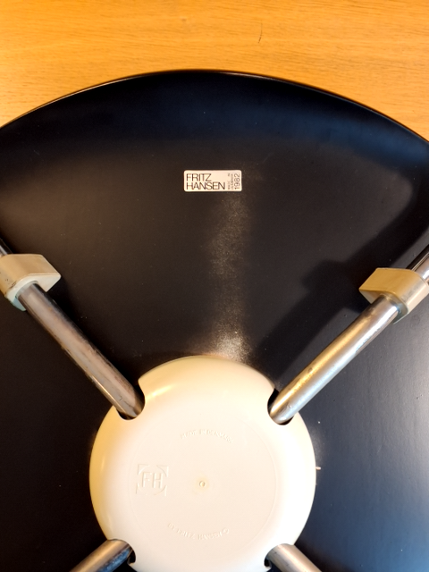 Arne Jacobsen 3107 Syver stol