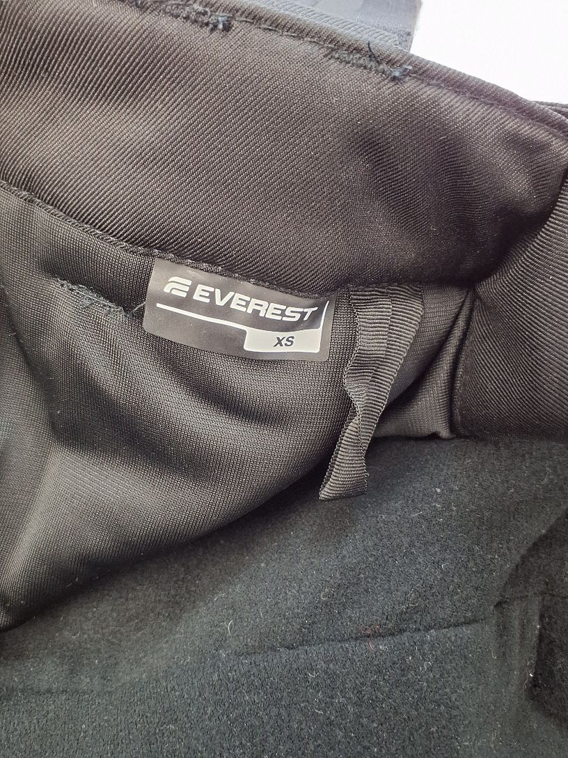 Everest Skibukser