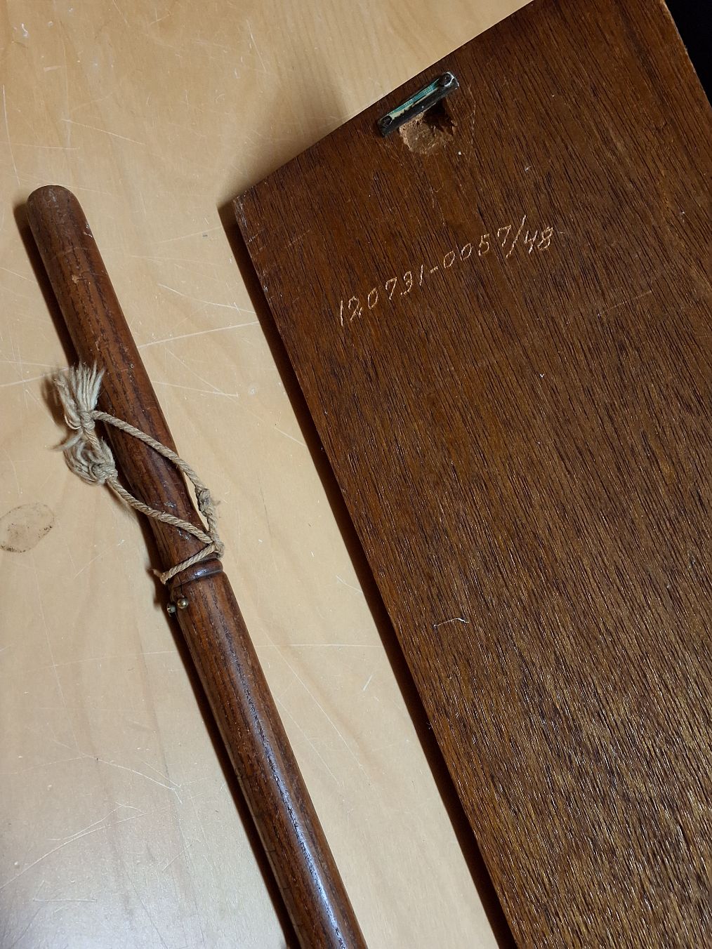 Manglebræt (træ m. Udskæring)