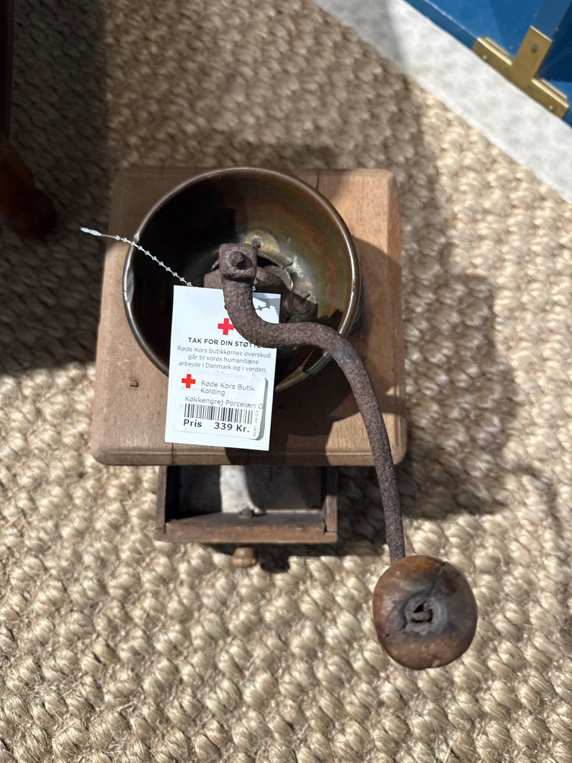 Kaffekværn i træ retro