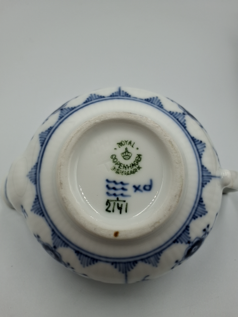 Royal Copenhagen musselmalet flødekande nr 54