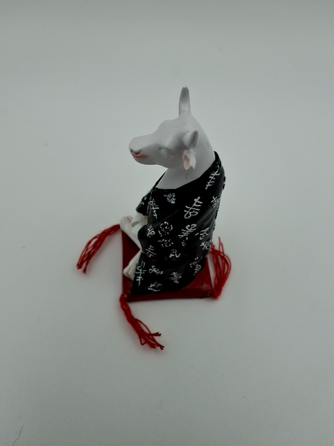 Meditating cow, COWPARADE, mini