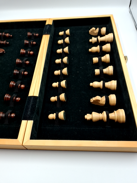 Wonder Chess. Skakspil i træ æske