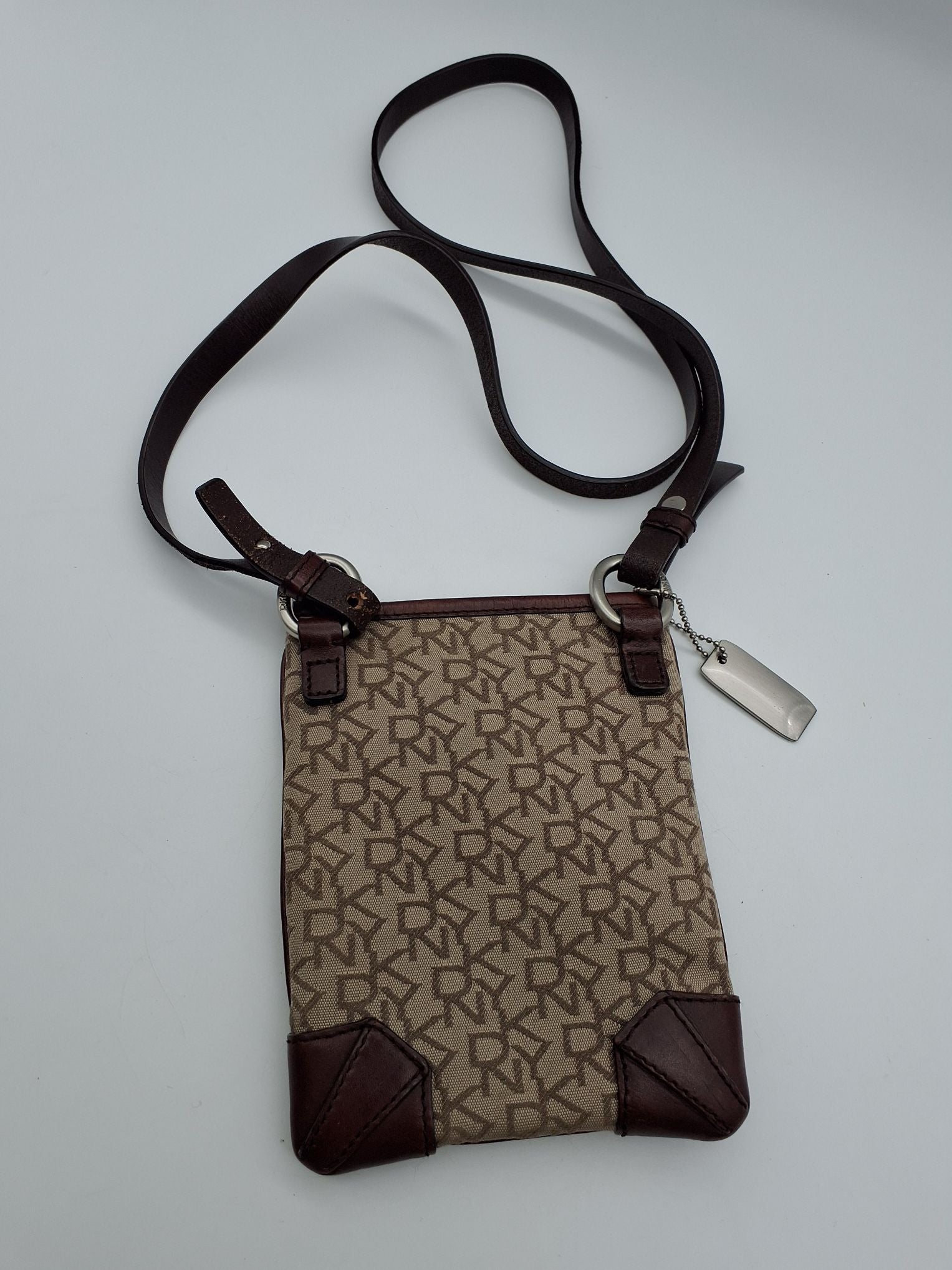 DKNY Monogram Crossbody-taske