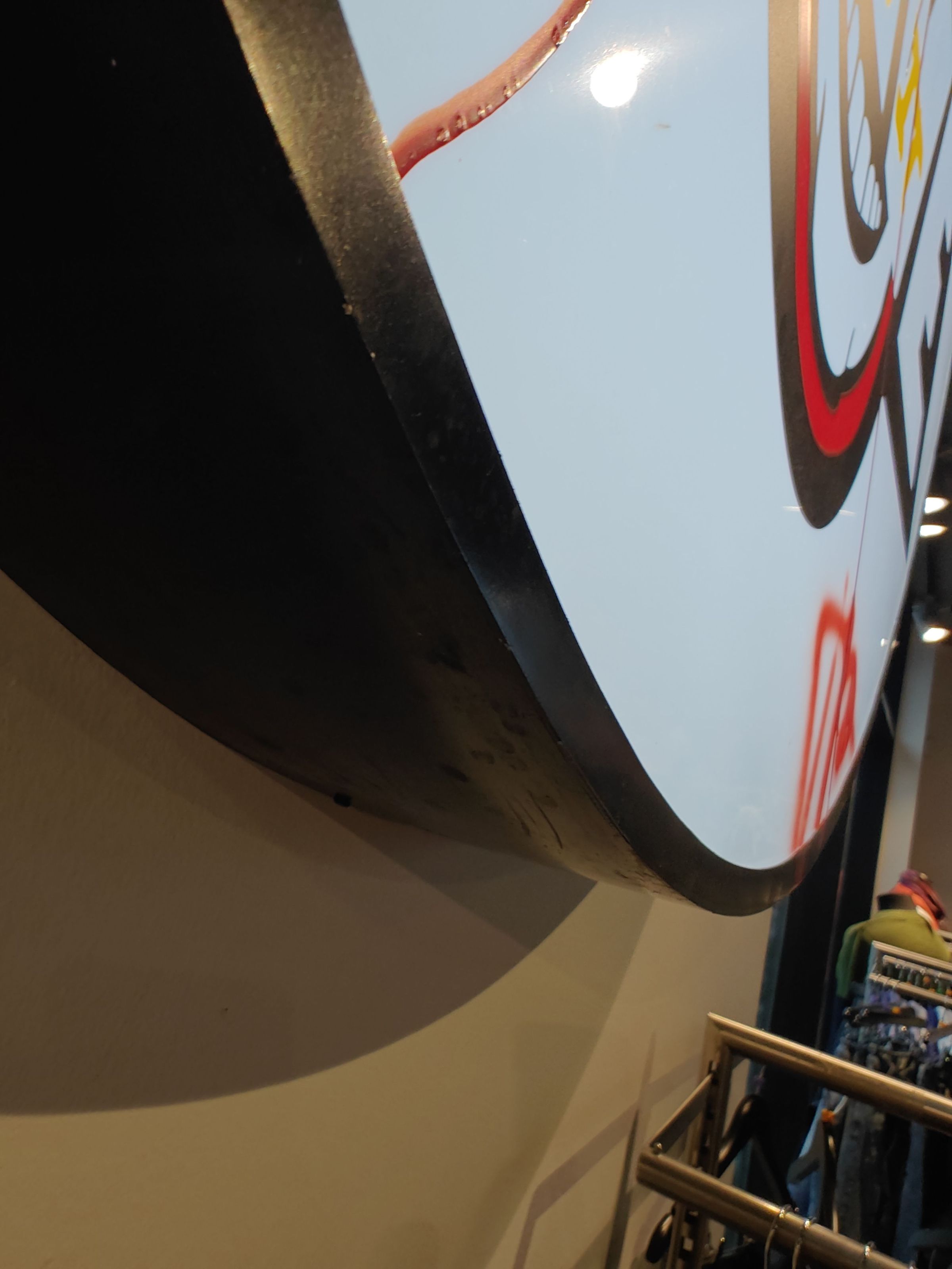 Butiksreklame bagbelyst