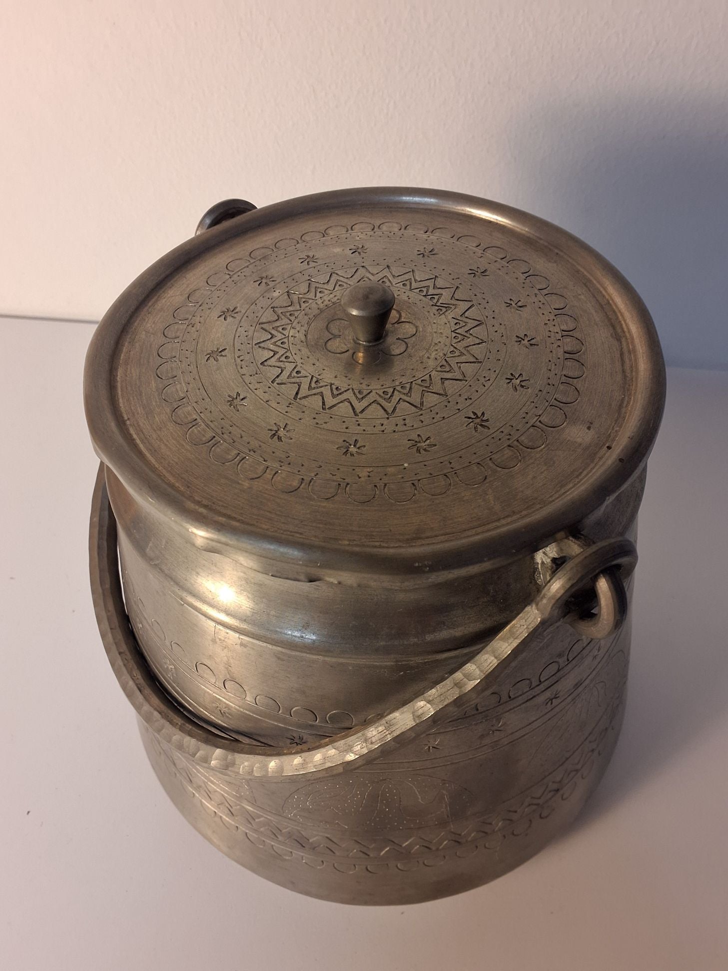 Tin-krukke