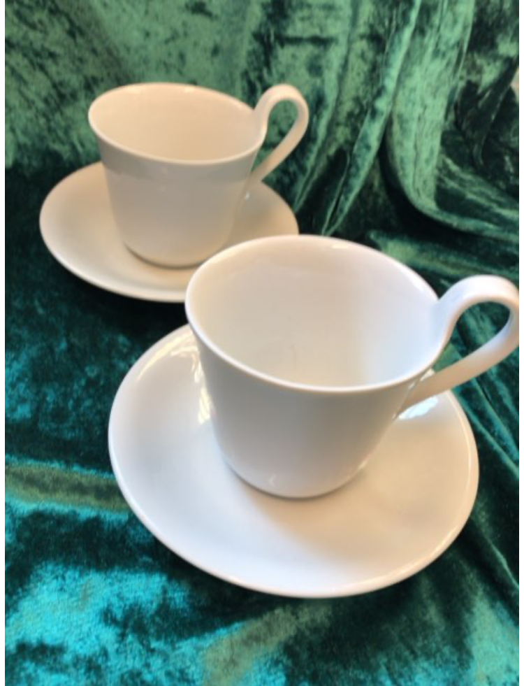 2 hvide glatte Royal Copenhagen